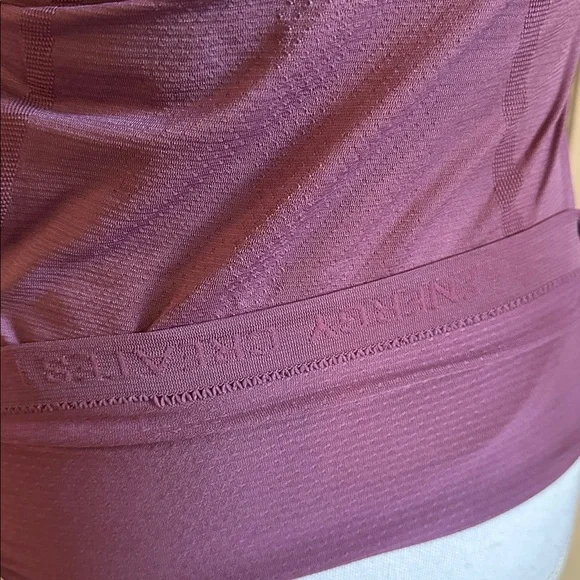 lululemon Swiftly Tech Short-Sleeve Shirt 2.0 Hip Length - Picture 10 of 11